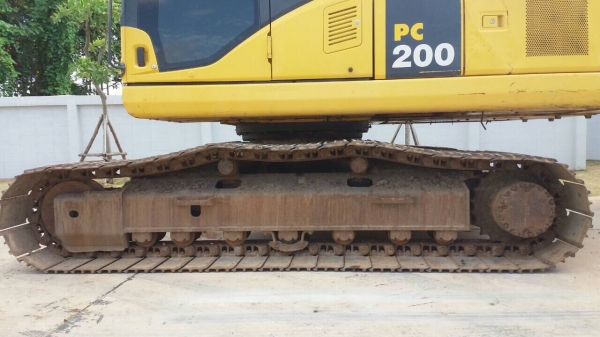 ขายรถแบคโฮ KOMATSU PC200-7 เอกสารอินวอย 8000 ชม.ราคา 1900000