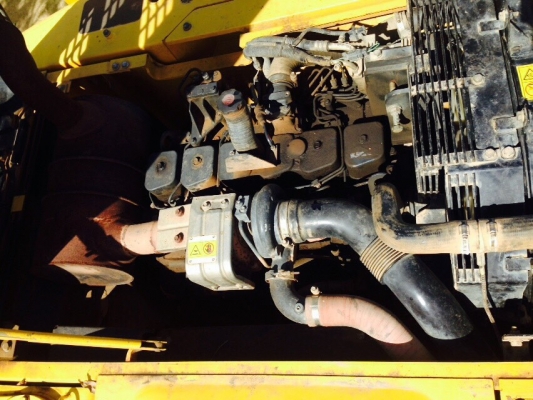 ขายรถแบคโฮ KOMATSU PC200-7 เอกสารอินวอย 8000 ชม.ราคา 1900000