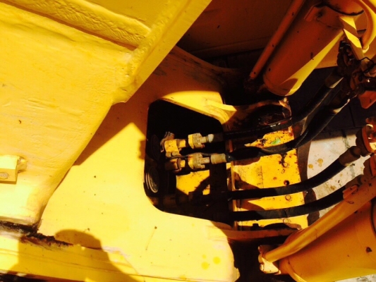 ขายรถแบคโฮ KOMATSU PC200-7 เอกสารอินวอย 8000 ชม.ราคา 1900000