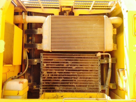 ขายรถแบคโฮ KOMATSU PC200-7 เอกสารอินวอย 8000 ชม.ราคา 1900000