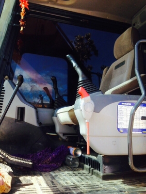 ขายรถแบคโฮ KOMATSU PC200-7 เอกสารอินวอย 8000 ชม.ราคา 1900000