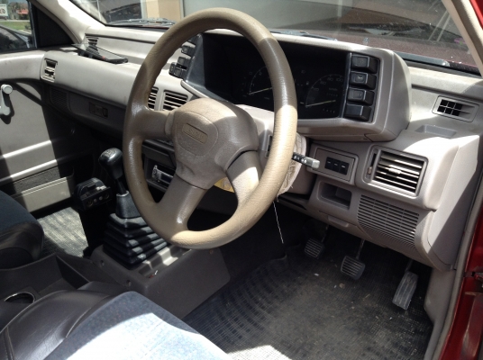 ขายอีซูซุแวนเครื่อง2.5ปี95(แยกขายเป็นอะไหล่)