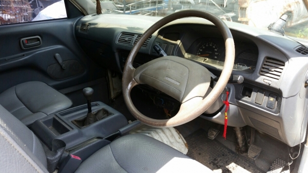 ตู้เล็ก Liteace CR27 ตัวมน เครื่องดีเซล ขับได้ พร้อมโอน ขาย 58,000 บาท