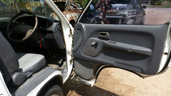 ตู้เล็ก Liteace CR27 ตัวมน เครื่องดีเซล ขับได้ พร้อมโอน ขาย 58,000 บาท