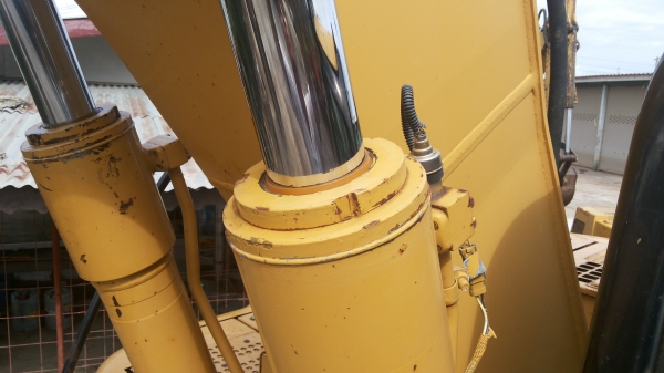 ขายด่วนรถแม็คโครCAT 313 CCR ซีเรียสูงชั่วโม่งทำงานน้อยแอร์เย็นมาก รถนอกนำเข้ายังไม่เคยใช้งาน ในเมืองไทยเลย