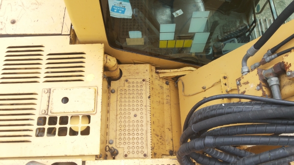 ขายด่วนรถแม็คโครCAT 313 CCR ซีเรียสูงชั่วโม่งทำงานน้อยแอร์เย็นมาก รถนอกนำเข้ายังไม่เคยใช้งาน ในเมืองไทยเลย