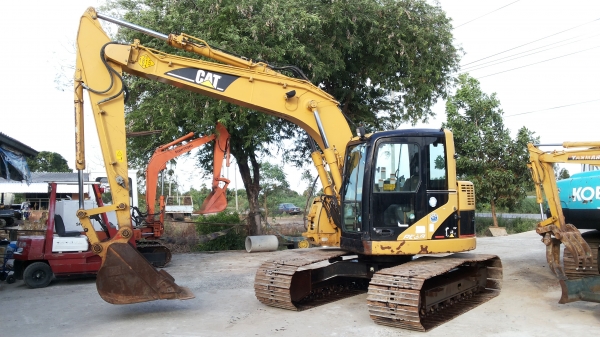 ขายด่วนรถแม็คโครCAT 313 CCR ซีเรียสูงชั่วโม่งทำงานน้อยแอร์เย็นมาก รถนอกนำเข้ายังไม่เคยใช้งาน ในเมืองไทยเลย