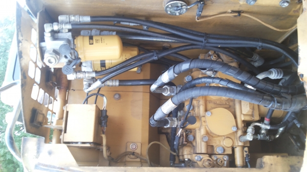 ขายด่วนรถแม็คโครCAT 313 CCR ซีเรียสูงชั่วโม่งทำงานน้อยแอร์เย็นมาก รถนอกนำเข้ายังไม่เคยใช้งาน ในเมืองไทยเลย