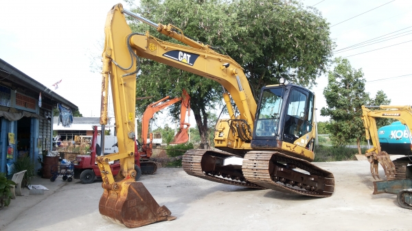 ขายด่วนรถแม็คโครCAT 313 CCR ซีเรียสูงชั่วโม่งทำงานน้อยแอร์เย็นมาก รถนอกนำเข้ายังไม่เคยใช้งาน ในเมืองไทยเลย