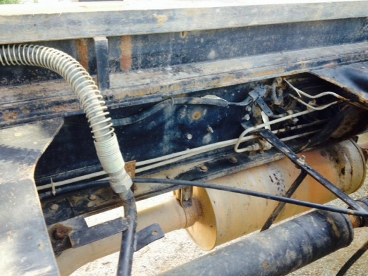 ขายรถบรรทุก 10 ล้อดั๊มพ์  ISUZU DEC ยูโร2  ขนาดแรงม้า 270 แรงม้า  ปี2548 มีระบบลากพ่วง กะบะสหกิจ ราคาต่อรองได้ รูปมีเยอะ