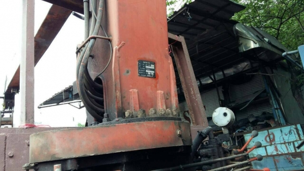 ISUZU 6ล้อบรรทุกติดเครน เครื่อง 185 แรง (6BF) พวงมาลัยพาวเวอร์ พร้อมเครน 3 T 3 ปอก เครื่องดี ครัทซีสวย ขาย 390,000 บาท (ศุภากร 081-4252943)