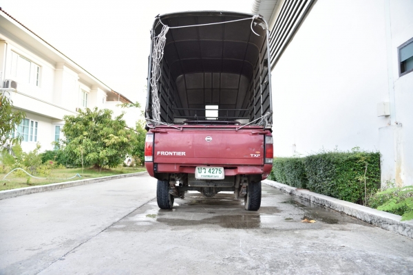 ขาย Nissan Frontier ปี03 พร้อมหลังคาเหล็กหนา