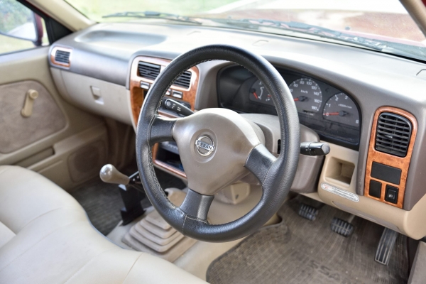 ขาย Nissan Frontier ปี03 พร้อมหลังคาเหล็กหนา