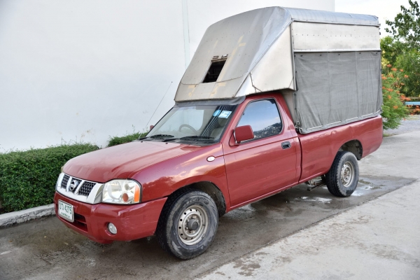 ขาย Nissan Frontier ปี03 พร้อมหลังคาเหล็กหนา