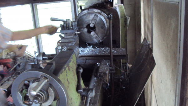 ขายเครื่องกลึง 6ฟุตเกลียวซ้าย-ขวาออโต้มีเบรคเปิดร้านได้เลย