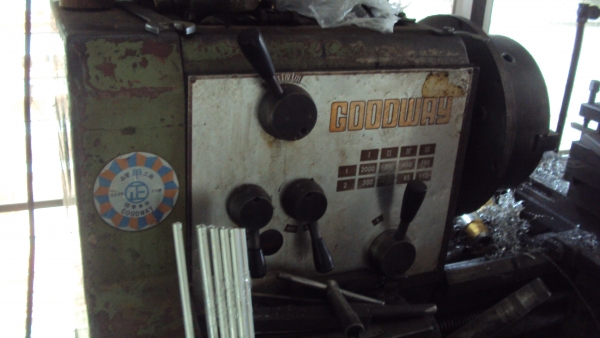 ขายเครื่องกลึง 6ฟุตเกลียวซ้าย-ขวาออโต้มีเบรคเปิดร้านได้เลย