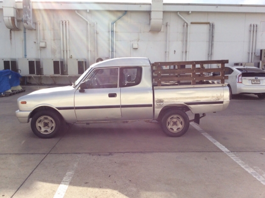 ขายมาสด้า แฟมิเลีย หัวโหนก แคปใหญ่ ปี96 เครื่อง 1.4 เกียร์ธรรมดา ติดแก๊สLPG ภายในเบาะหนังสวยไม่ขาด ไมล์ใช้ได้หมด ตัวถังสวยเดิม สีมีริ้วรอยบ้าง ลอนกระบะสวย คอกไม้ คัสซีดีไม่มีผุ เครื่องแน่นๆ ช่วงล่างดี รถขับดี พร้อมใช้งานได้เลยครับ ขายถูกครับ ขายมาสด้า แฟมิเลีย หัวโหนก แคปใหญ่ ปี96 เครื่อง 1.4 เกียร์ธรรมดา ติดแก๊สLPG ภายในเบาะหนังสวยไม่ขาด ไมล์ใช้ได้หมด ตัวถังสวยเดิม สีมีริ้วรอยบ้าง ลอนกระบะสวย คอกไม้ คัสซีดีไม่มีผุ เครื่องแน่นๆ ช่วงล่างดี รถขับดี พร้อมใช้งานได้เลยครับ ขายถูกครับ