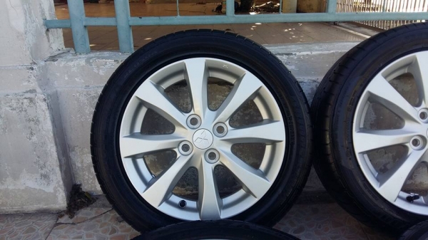ขายล้อแม็ก mitsu mirage mc 15" พร้อมยางปี14 สนใจติดต่อเล็กคลองสามครับ 081-3747940