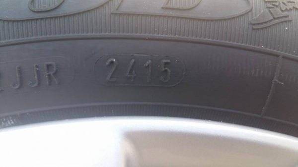 ขายล้อแม็กป้ายแดง Suzuki swift 16" พร้อมยางใหม่ปี15 สนใจติดต่อเล็กคลองสามครับ 081-3747940