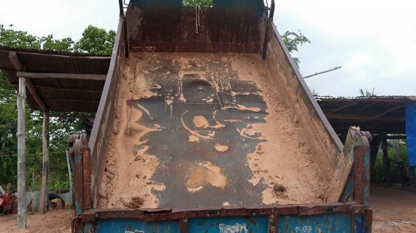 ขายรถ6ล้อดัมพ์ TLD100ฝาดำ แชชซีดี เครื่องดี ทะเบียนพร้อมโอน ช่วงล่างใหญ่ ช่วงล่าง6น็อต กระบอกดัมพ์ยิงหน้า พร้อมลุยงาน ขายรถ6ล้อดัมพ์ TLD100ฝาดำ แชชซีดี เครื่องดี ทะเบียนพร้อมโอน ช่วงล่างใหญ่ ช่วงล่าง6น็อต กระบอกดัมพ์ยิงหน้า พร้อมลุยงาน