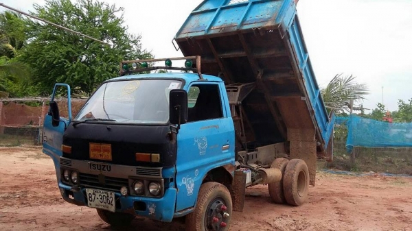 ขายรถ6ล้อดัมพ์ TLD100ฝาดำ แชชซีดี เครื่องดี ทะเบียนพร้อมโอน ช่วงล่างใหญ่ ช่วงล่าง6น็อต กระบอกดัมพ์ยิงหน้า พร้อมลุยงาน ขายรถ6ล้อดัมพ์ TLD100ฝาดำ แชชซีดี เครื่องดี ทะเบียนพร้อมโอน ช่วงล่างใหญ่ ช่วงล่าง6น็อต กระบอกดัมพ์ยิงหน้า พร้อมลุยงาน