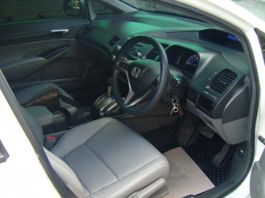 honda civic fd 1.8s รองท็อป สีขาว