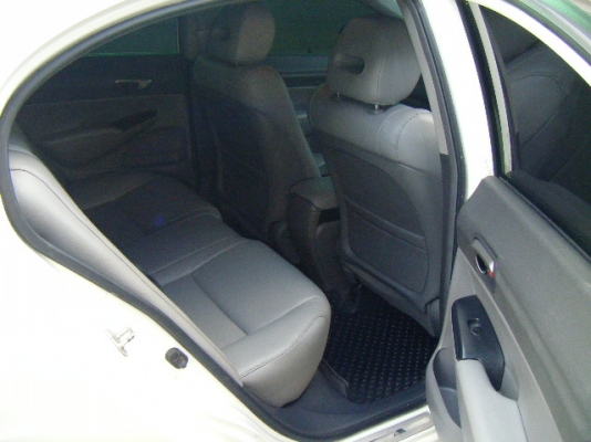 honda civic fd 1.8s รองท็อป สีขาว