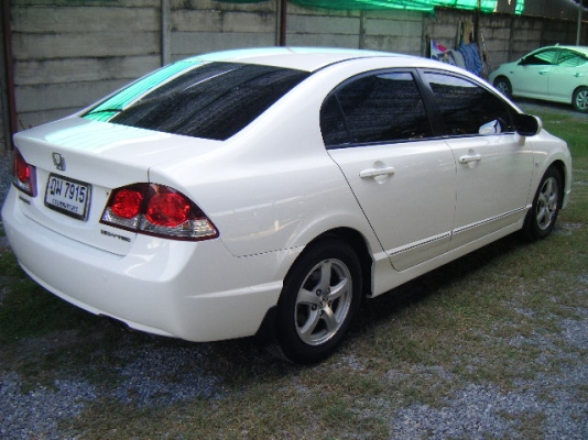 honda civic fd 1.8s รองท็อป สีขาว