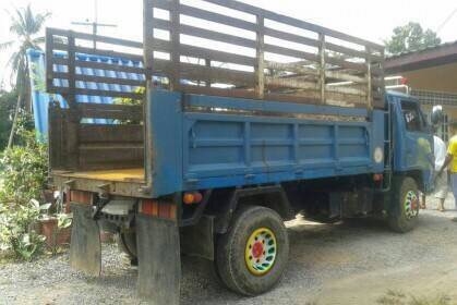 รถ6ล้อดั้ม115แรง..เฟืองท้ายใหญ่145แล้ว มีฝาท้าย รั้วไม่ให้...รถสภาพดี