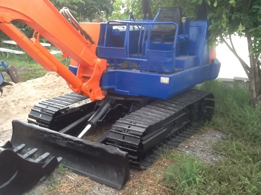 รถแบคโฮkubota kh-33 สภาพดีพร้อมใช้ เครื่องปั้มตัวเดินดี ทำสีใหม่เรียบร้อย รถแบคโฮkubota kh-33 สภาพดีพร้อมใช้ เครื่องปั้มตัวเดินดี ทำสีใหม่เรียบร้อย