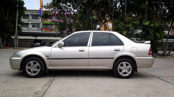 HONDA CITY z ปี2000สวยๆ