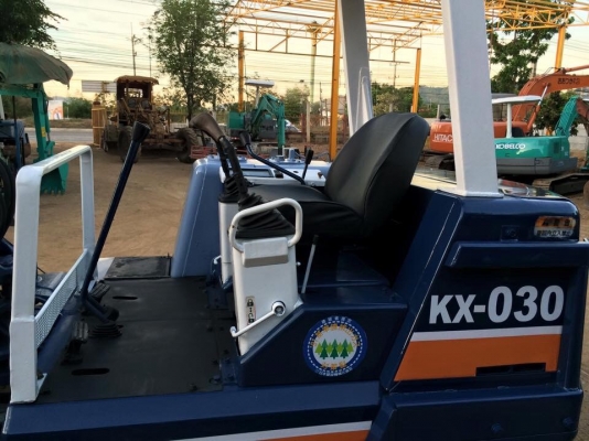 ขายรถขุด.KUBOTA. Kx 30. ขนาดPc 30 เครื่อง V 15 4สูบ. ระบบคอนโทลสั้น. แทรกเหล็ก แพงหน้าจอใช้งานได้. รถพร้อมใช้งาน ราคา.270,000฿ ต่อรองได้