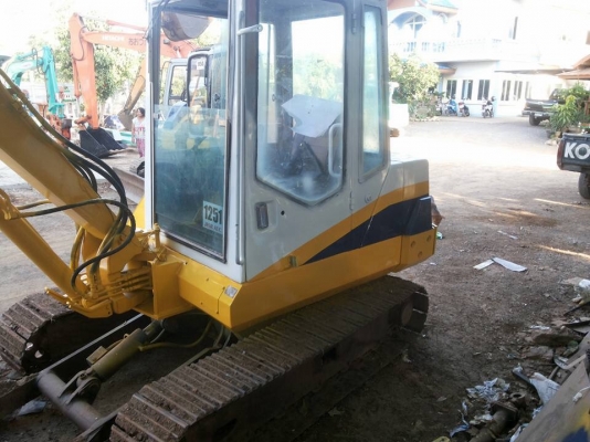 ขายรถขุด KOMATSU Pc40-6. รถเก่านอกแท้100\% เครื่องแน่น ปั๊มแรง ช่วงล่างสวย รถเก่านอกเอกสารใบอินวอยครบ.  ราคา 370000 พร้อมแอร์ สนใจ 096-3268553 (ช่างเบนซ์) ID LINE 0963268553