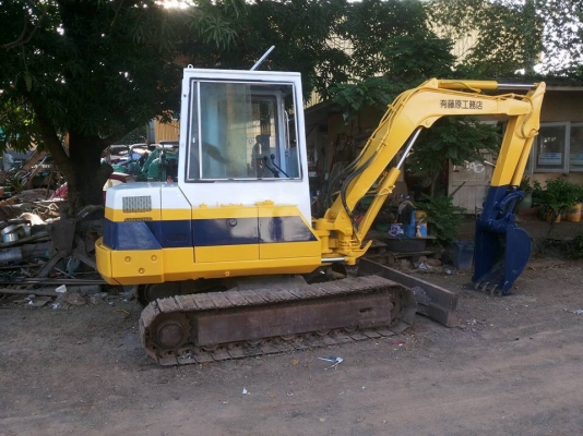 ขายรถขุด KOMATSU Pc40-6. รถเก่านอกแท้100\% เครื่องแน่น ปั๊มแรง ช่วงล่างสวย รถเก่านอกเอกสารใบอินวอยครบ.  ราคา 370000 พร้อมแอร์ สนใจ 096-3268553 (ช่างเบนซ์) ID LINE 0963268553