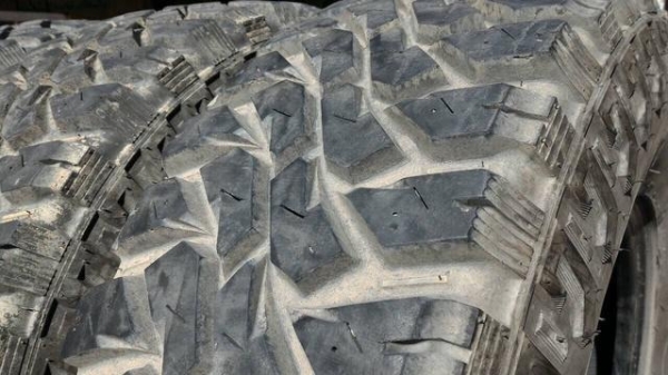 ขายยาง  Maxxis Bighorn  265 x 75 x 16