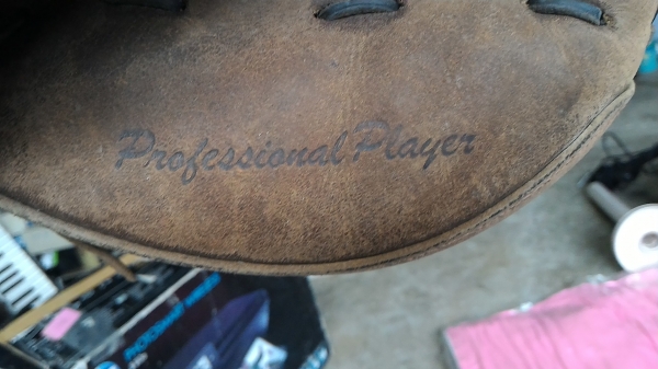 ถุงมือเบสบอลสองคู่ทำจากหนังอย่างดีของญี่ปุ่น THUMB SENSOR