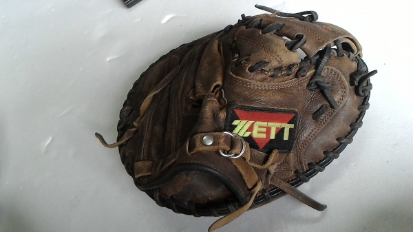 ถุงมือเบสบอลสองคู่ทำจากหนังอย่างดีของญี่ปุ่น THUMB SENSOR