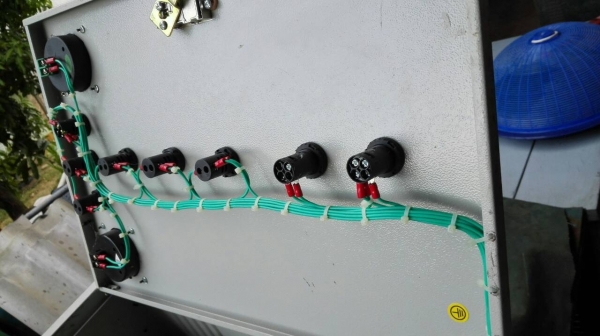 Sale>>ตู้คอนโทรลประกอบใหม่ มีเบรคเกอร์ 100 Amp.และ แมกเนติก เรียบร้อย ไฟเข้าใช้งานได้เลยครับ!!