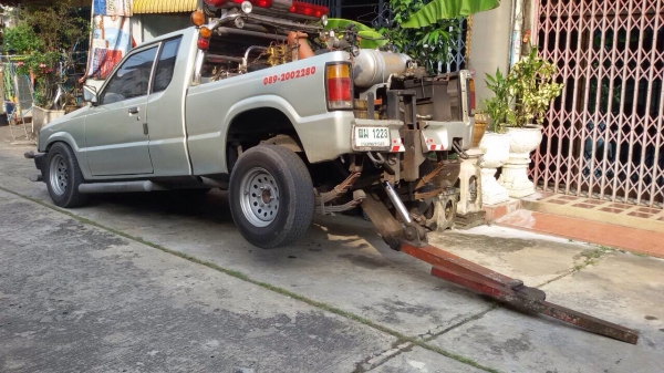 ประกาศขายรถยกกระบะพร้อมใช้งาน