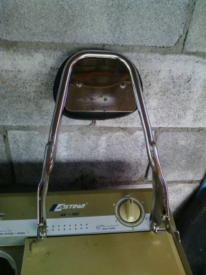 พิงหลังและ แผ่นรองทะเบียน แฟนท่อม ถอดจากรถ