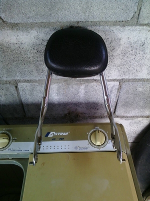 พิงหลังและ แผ่นรองทะเบียน แฟนท่อม ถอดจากรถ