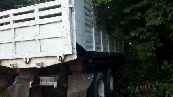 **800,000 บ.ต่อรอง/// หลงโบ MITSU TF 220 **ขาย MITSU FUSO TF-220 แรง หลงโบ10ล้อ2เพลาดั้ม MITSUBISHI FN527M-TF06xx 6D16-Turbo 220แรง 10สปีด ปี48 เครื่องเดิม เกียร์เดิม เครื่อง6D16-220แรง แน่นดี แรงดี เกียร์10สปีด เข้าง่ายไม่หลุด ช่วงล่างเดิม เบรคใหญ่ เพลาไ