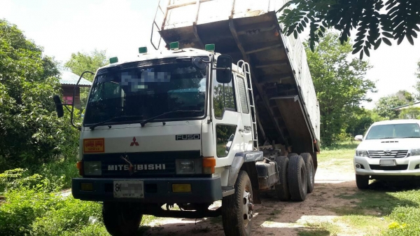 **800,000 บ.ต่อรอง/// หลงโบ MITSU TF 220 **ขาย MITSU FUSO TF-220 แรง หลงโบ10ล้อ2เพลาดั้ม MITSUBISHI FN527M-TF06xx 6D16-Turbo 220แรง 10สปีด ปี48 เครื่องเดิม เกียร์เดิม เครื่อง6D16-220แรง แน่นดี แรงดี เกียร์10สปีด เข้าง่ายไม่หลุด ช่วงล่างเดิม เบรคใหญ่ เพลาไ