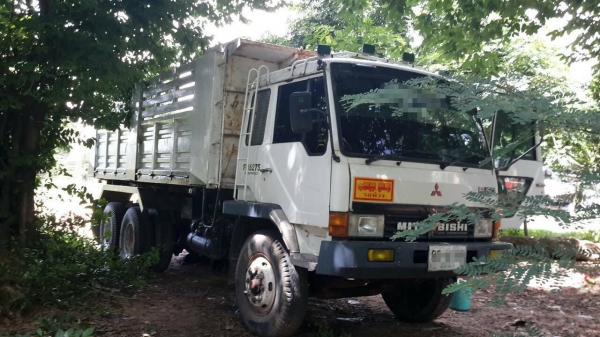 **800,000 บ.ต่อรอง/// หลงโบ MITSU TF 220 **ขาย MITSU FUSO TF-220 แรง หลงโบ10ล้อ2เพลาดั้ม MITSUBISHI FN527M-TF06xx 6D16-Turbo 220แรง 10สปีด ปี48 เครื่องเดิม เกียร์เดิม เครื่อง6D16-220แรง แน่นดี แรงดี เกียร์10สปีด เข้าง่ายไม่หลุด ช่วงล่างเดิม เบรคใหญ่ เพลาไ