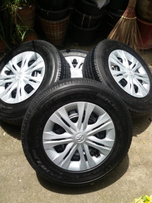 ล้อ TOYOTA ขอบ 15 5รู 114 พร้อมยางมิชลิน 205 70 15 สวยๆ ชุดล่ะ 9,500