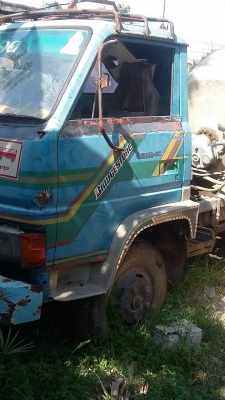 ขายด่วนรถ6  ล้อรถโม้ตรง2.5คิวสถาพร้อมใช้งานโม้ใช้งานได้ดี