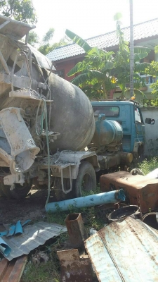 ขายด่วนรถ6  ล้อรถโม้ตรง2.5คิวสถาพร้อมใช้งานโม้ใช้งานได้ดี