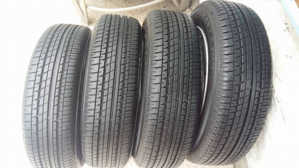 ขายล้อแม็กป้ายแดง jazz 15"พร้อมยางป้ายแดงปี15 สนใจติดต่อเล็กคลองสามครับ 081-3747940