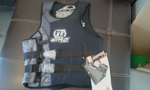 ขายชูชีพ Vest JetPilot รุ่น Neoprene Racing (ของใหม่)