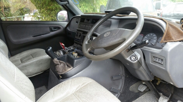 ตู้เบนซ์ ปี03 MB1000 สีขาว ขาย 170,000 บาท